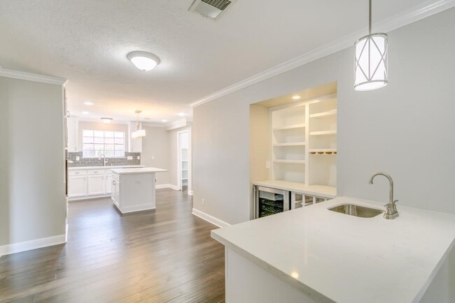 Building Photo - 14022 Ragus Lake Dr