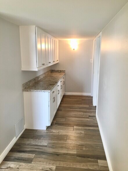 Building Photo - 302 E El Caminito Dr