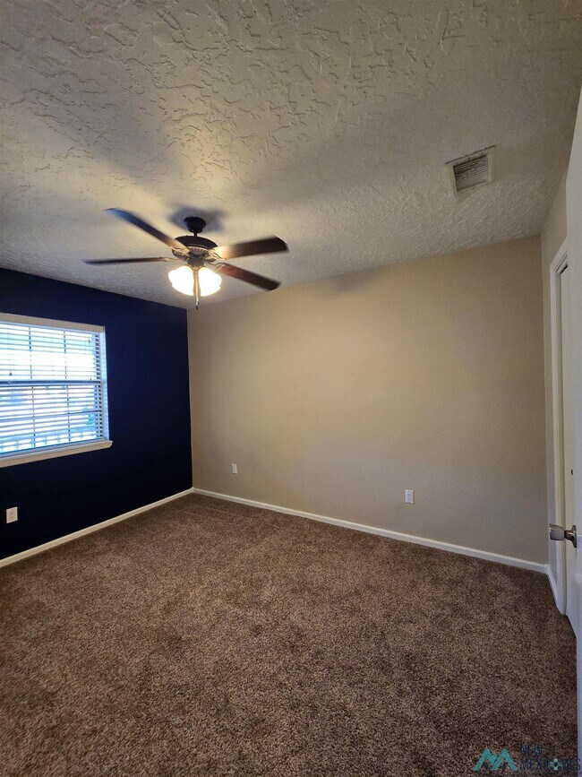 Building Photo - 309 Chanticleer Pl