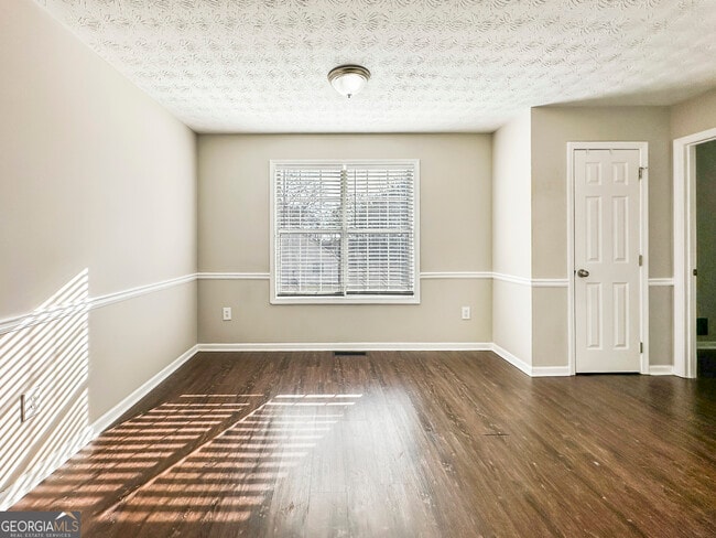 Building Photo - 20 Vintage Dr