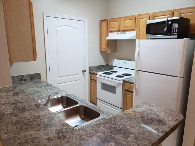 Building Photo - 17966 Villa Creek Dr