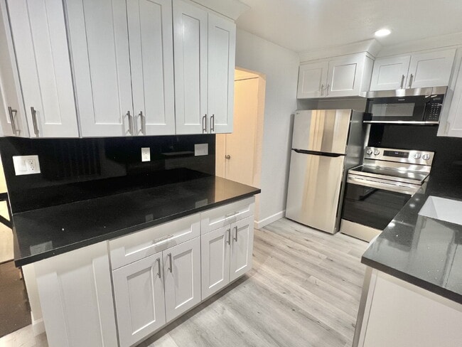 Building Photo - Remodeled 2 Bedroom home San Jose Home in great location