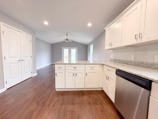 Building Photo - 3-Bedroom Home with Garage and Large Deck in Baxter