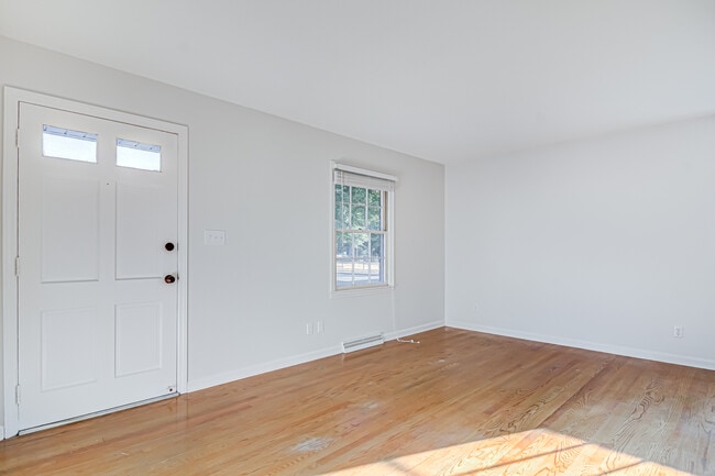 Building Photo - 805 Trenton St