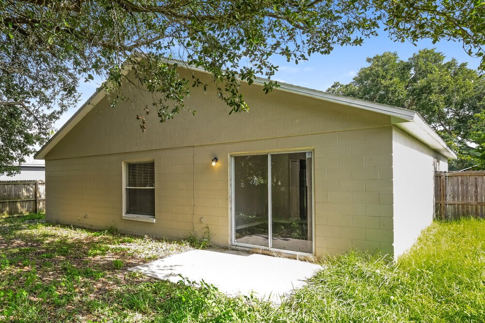 Building Photo - 13611 Glasser Ave