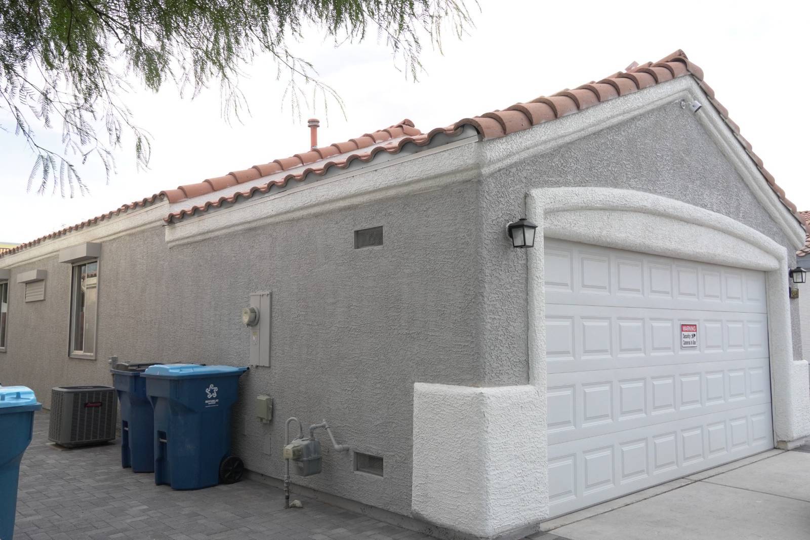 Building Photo - 2493 W Richmar Ave