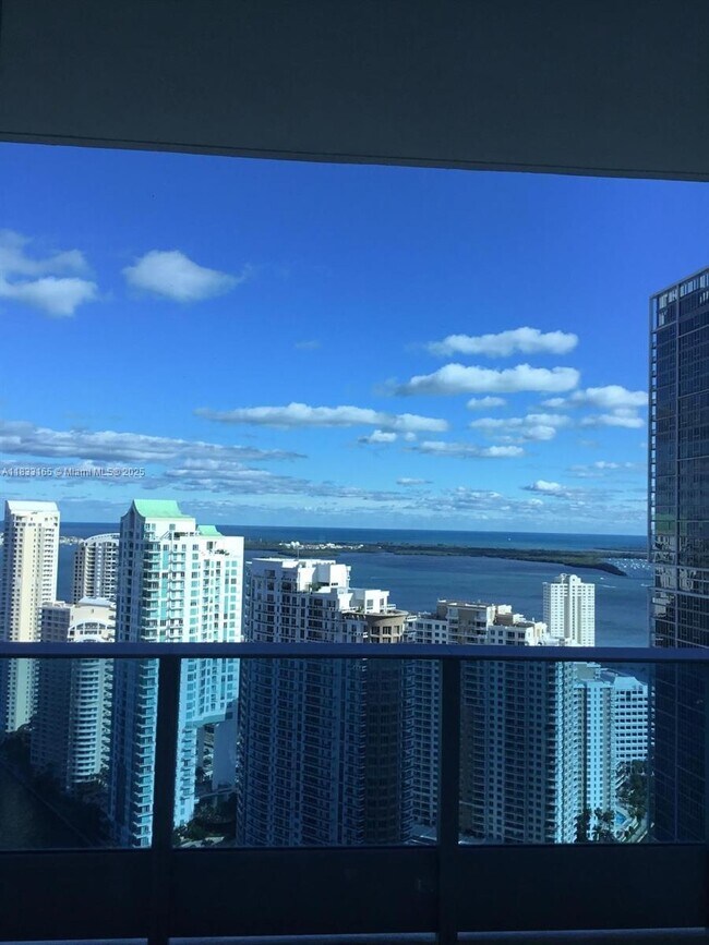 Building Photo - 200 Biscayne Blvd Way