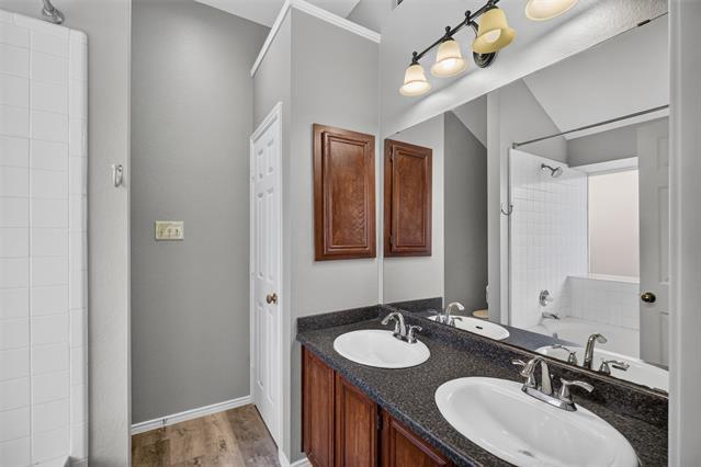 Building Photo - 6318 Brookcrest Dr
