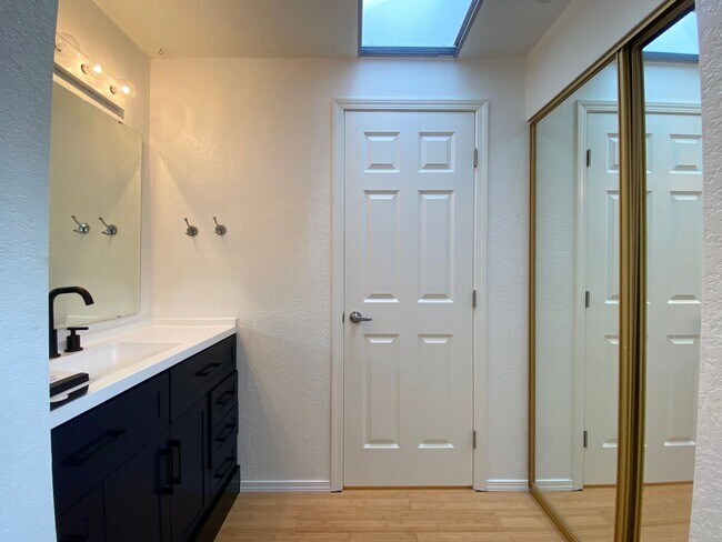 Building Photo - Charming 3 bedroom Federal Way home