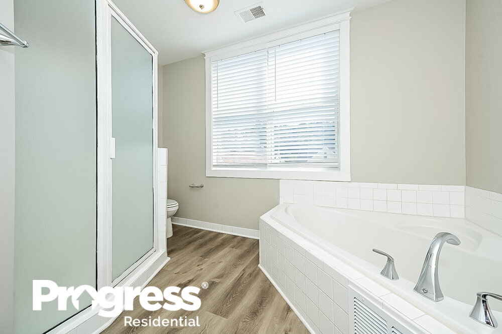 Building Photo - 120 Memory Ln