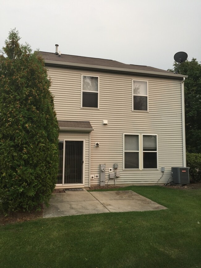 Building Photo - 3260 Bromley Ln