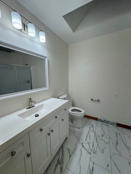 Building Photo - 42 Parkington Cir