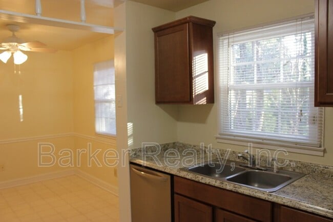 Building Photo - 405 Killington Dr