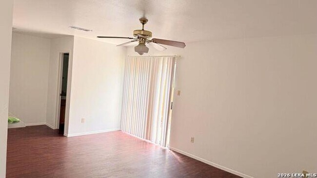 Building Photo - 2203 Creekside Ln