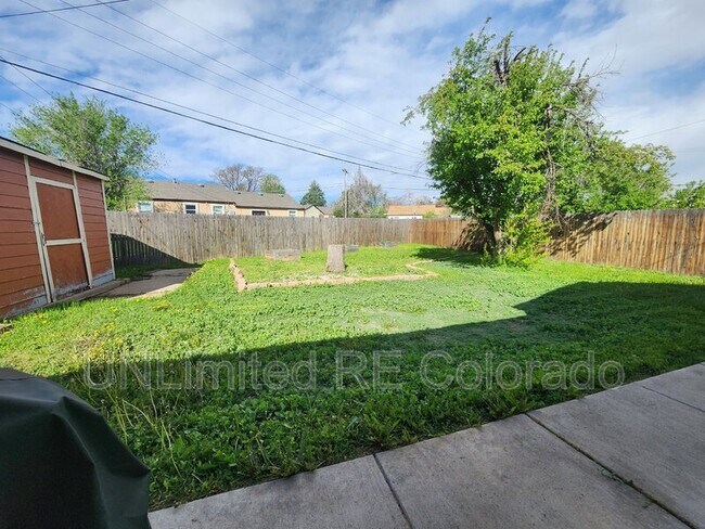 Building Photo - 945 N Paris St