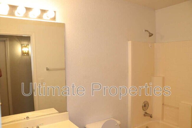 Building Photo - 9027 W Yale St