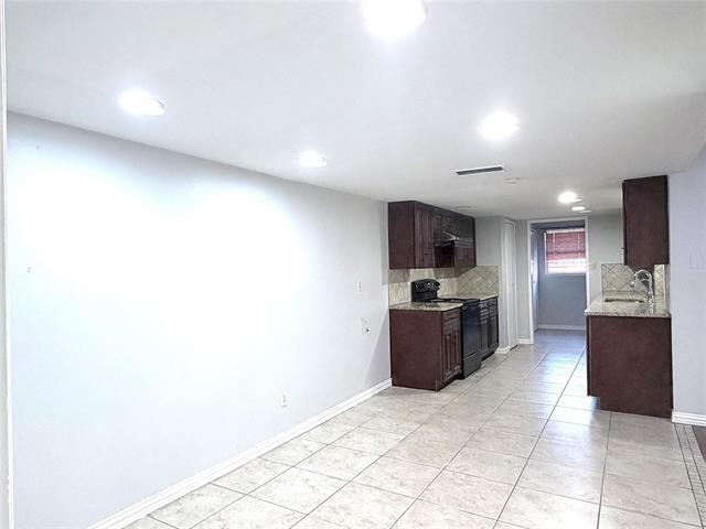 Building Photo - 220 Park Meadow Way