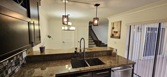 Building Photo - 11865 SW 11th Ct