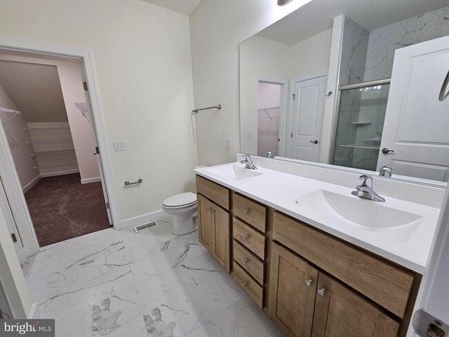 Building Photo - 6 Valhalla Ct