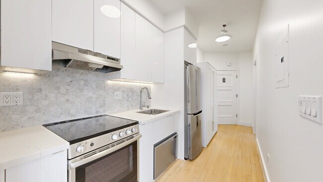 Building Photo - 17 Hermann St