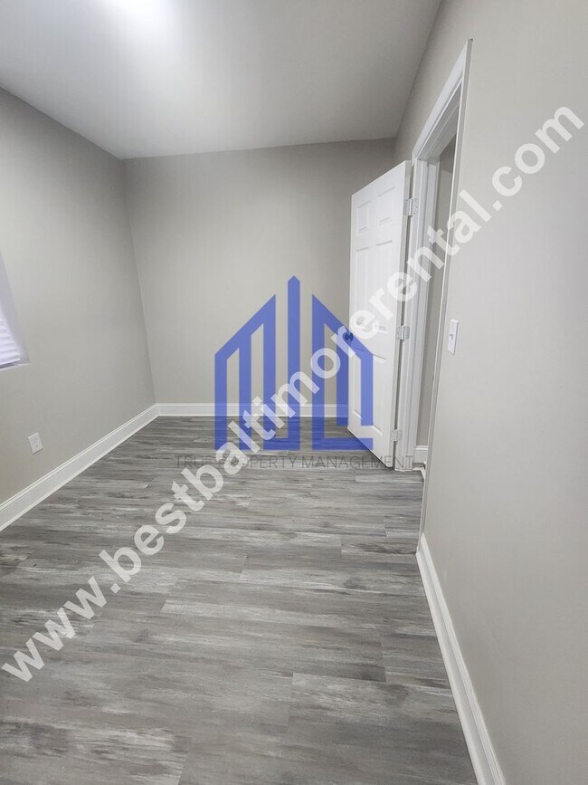 Building Photo - Spacious 3 Bedroom Home In West Baltimore