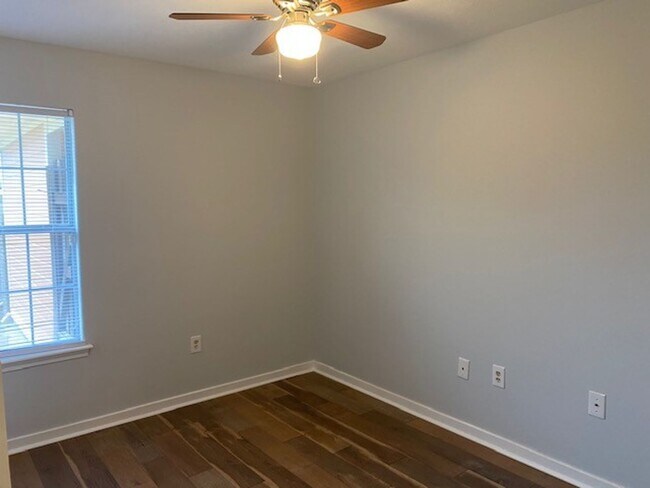 Building Photo - 3 Bed/2 Bath house for rent in Barnett Bend- Flowood