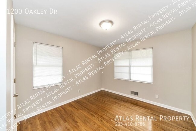 Building Photo - 1200 Oakley Dr