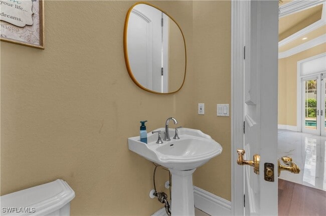 Building Photo - 601 S Barfield Dr