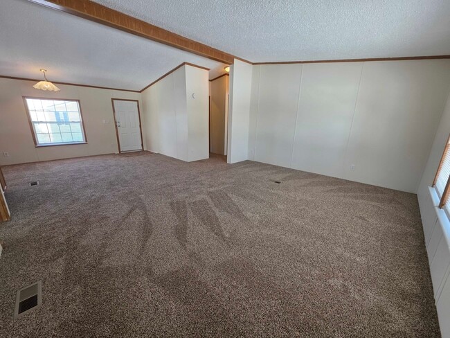 Building Photo - 4421 Beechwood St