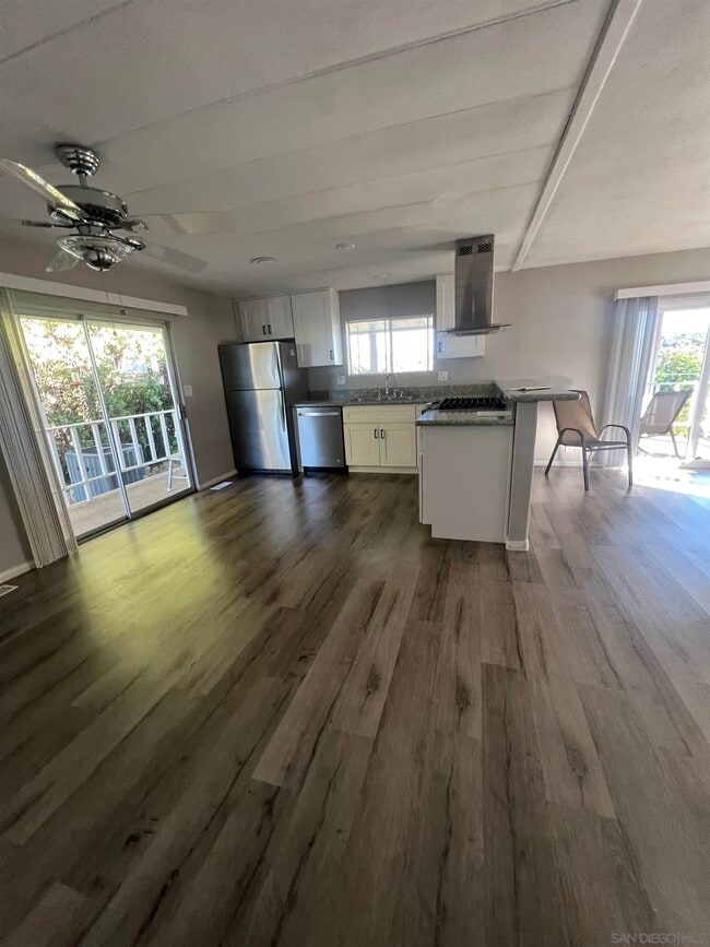 Building Photo - 955 Howard Ave