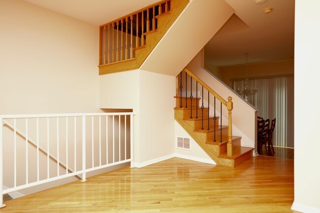 Building Photo - 6532 N California Ave