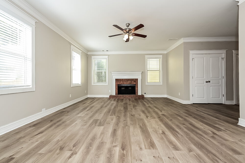 Building Photo - 120 Memory Ln