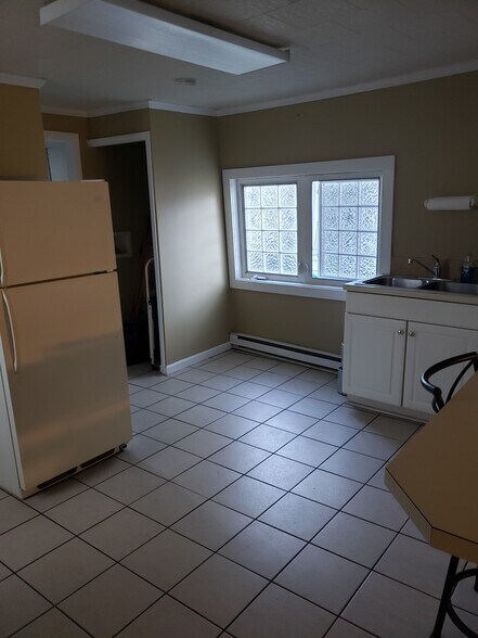 Kitchen - 507 Bennett St