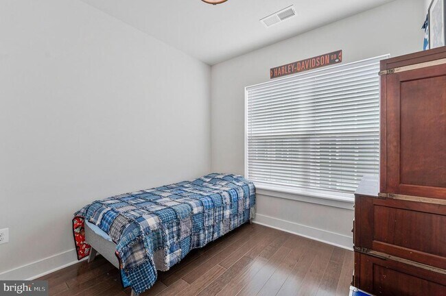 Building Photo - 14803 Retreat Blvd