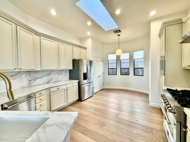 Building Photo - 5926 N Campo Abierto