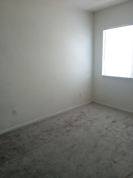 Building Photo - 1354 S 228th Dr