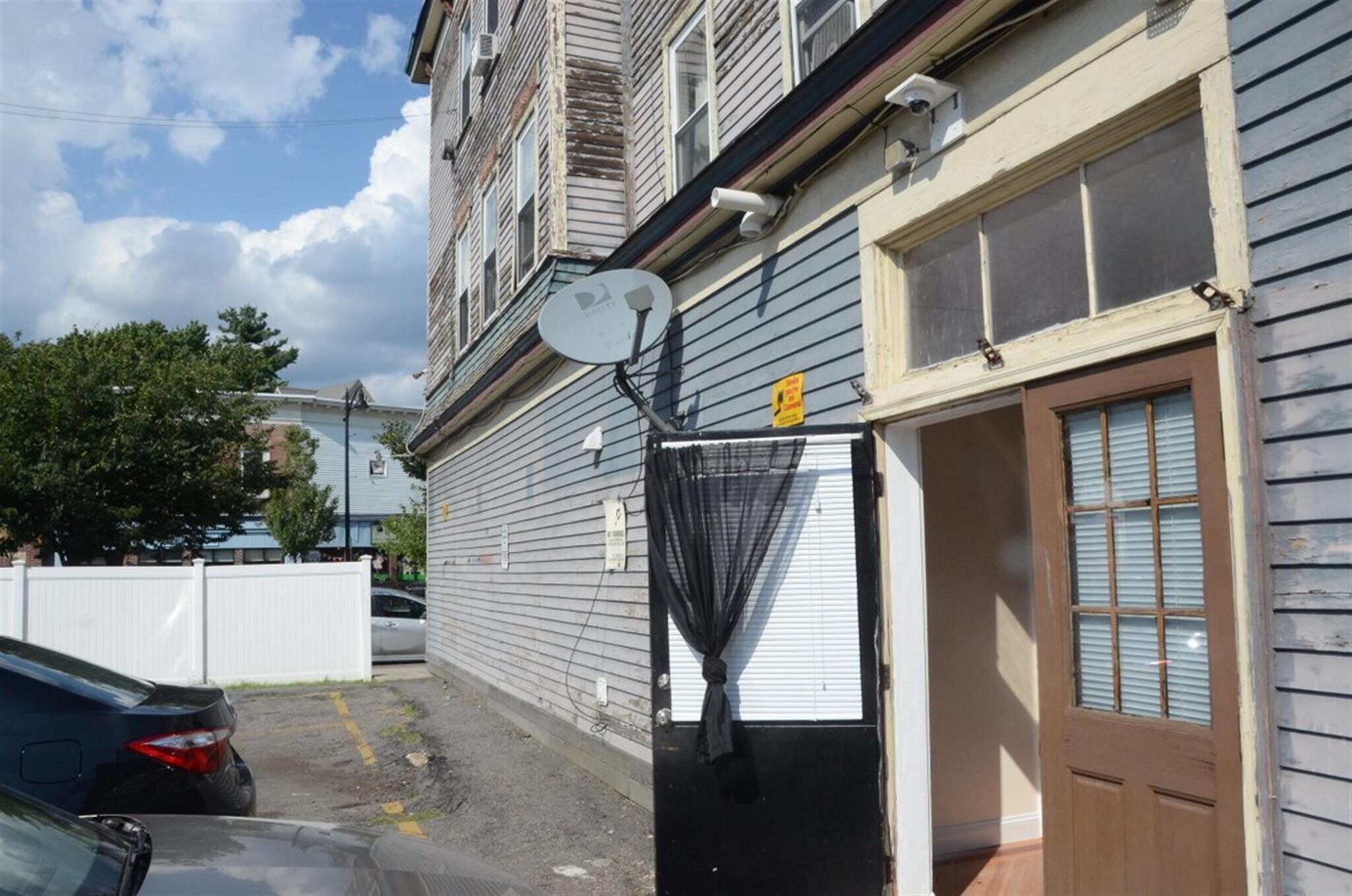 Building Photo - 382 Somerville Ave