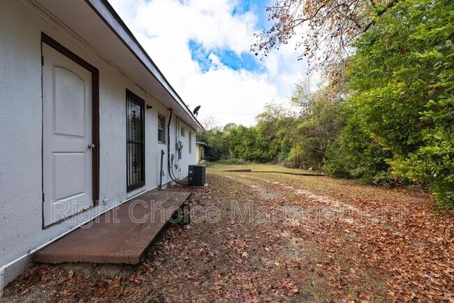 Building Photo - 5847 Forrest Rd