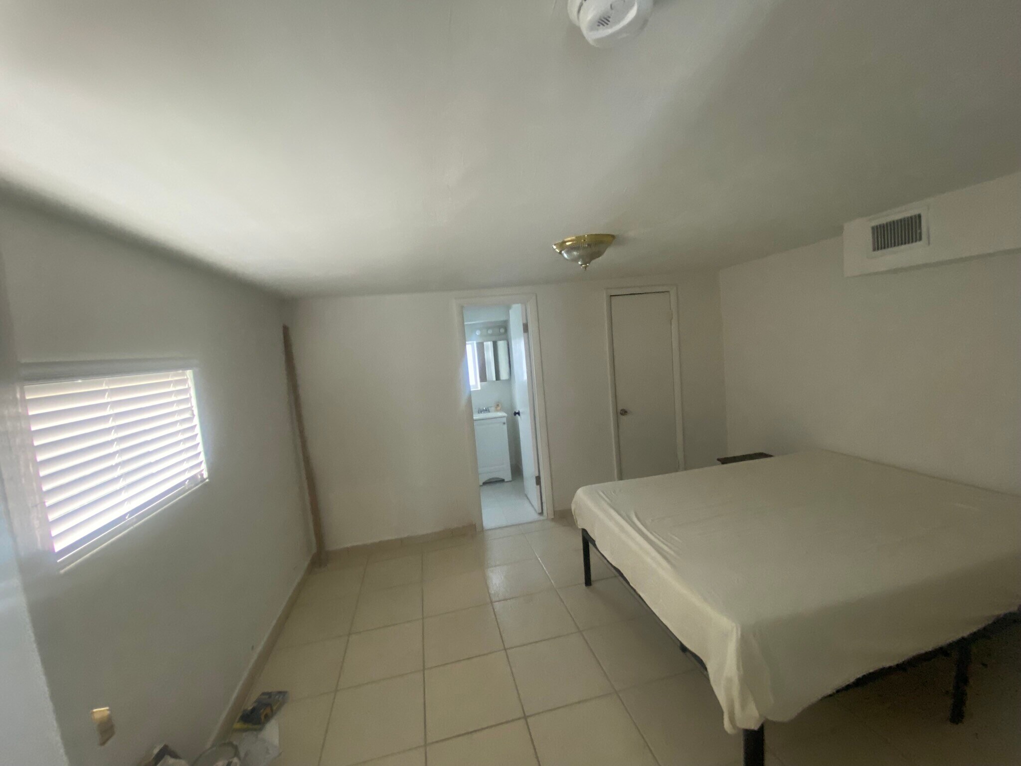 Building Photo - 1375 NW 84th Ter