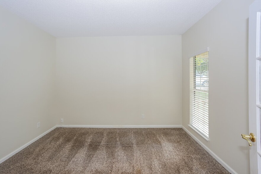 Building Photo - 7300 Scarlet Runner Dr