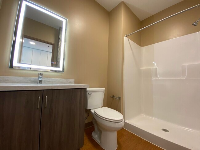 Building Photo - 83 Hanover St