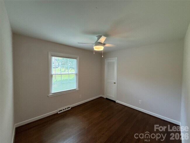 Building Photo - 4834 Fairheath Rd