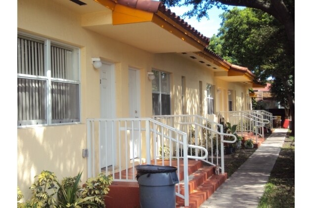 Building Photo - 1330 NW 5th St