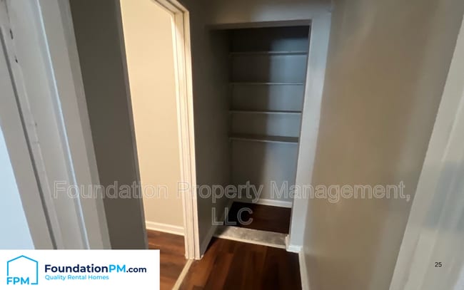 Building Photo - 2303 Longstreet Dr