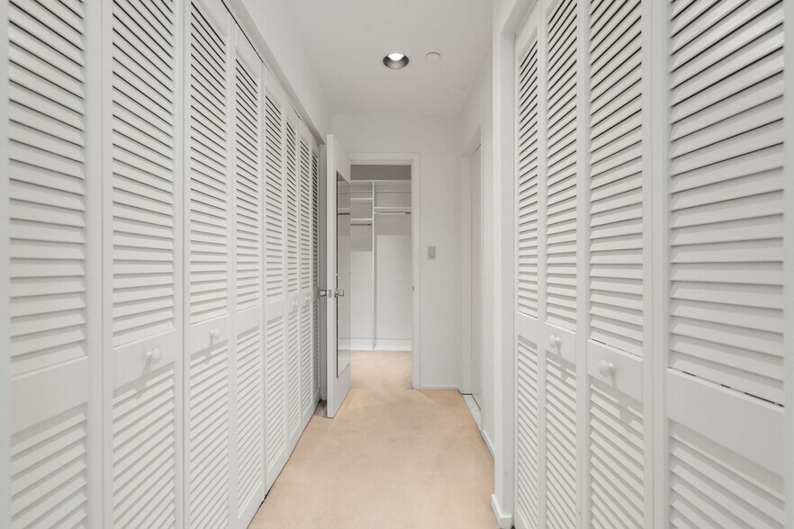 Building Photo - 241 Perkins St