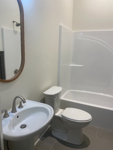 Building Photo - 108 Suzanne Dr