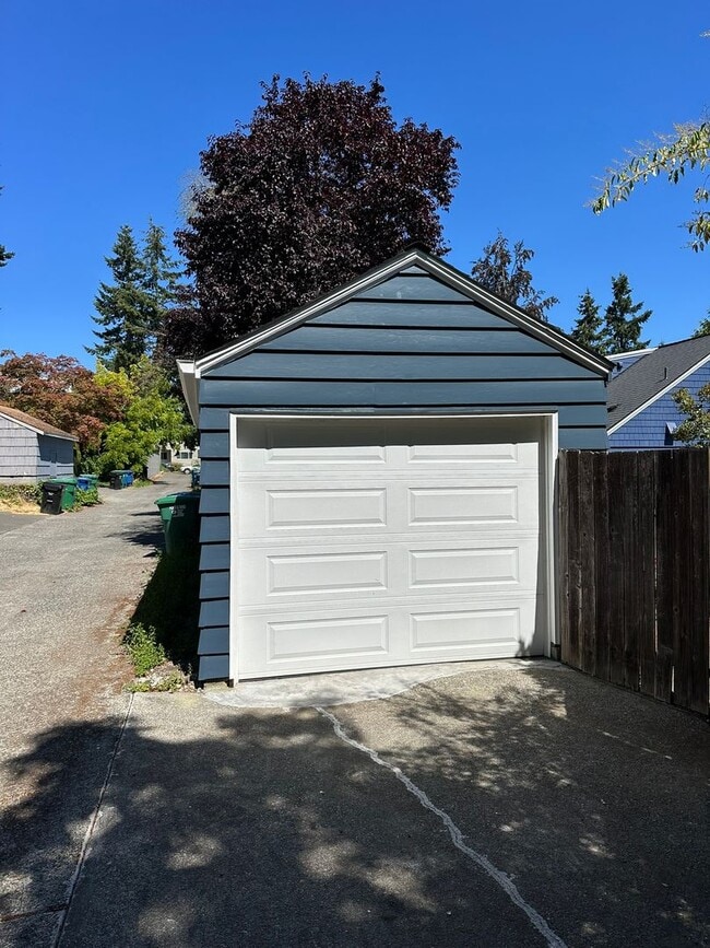 Building Photo - 6233 36th Ave NE