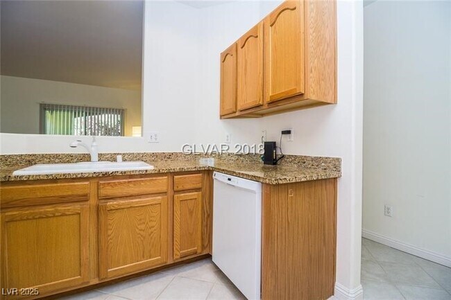 Building Photo - 2050 W Warm Springs Rd