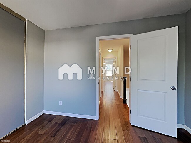 Building Photo - 2 br, 2.5 bath House - 8978 W Dartmouth Pl