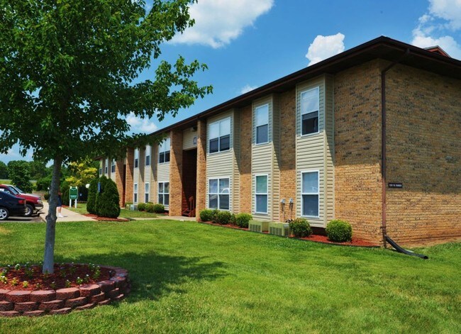 Building Photo - Eagle Crest